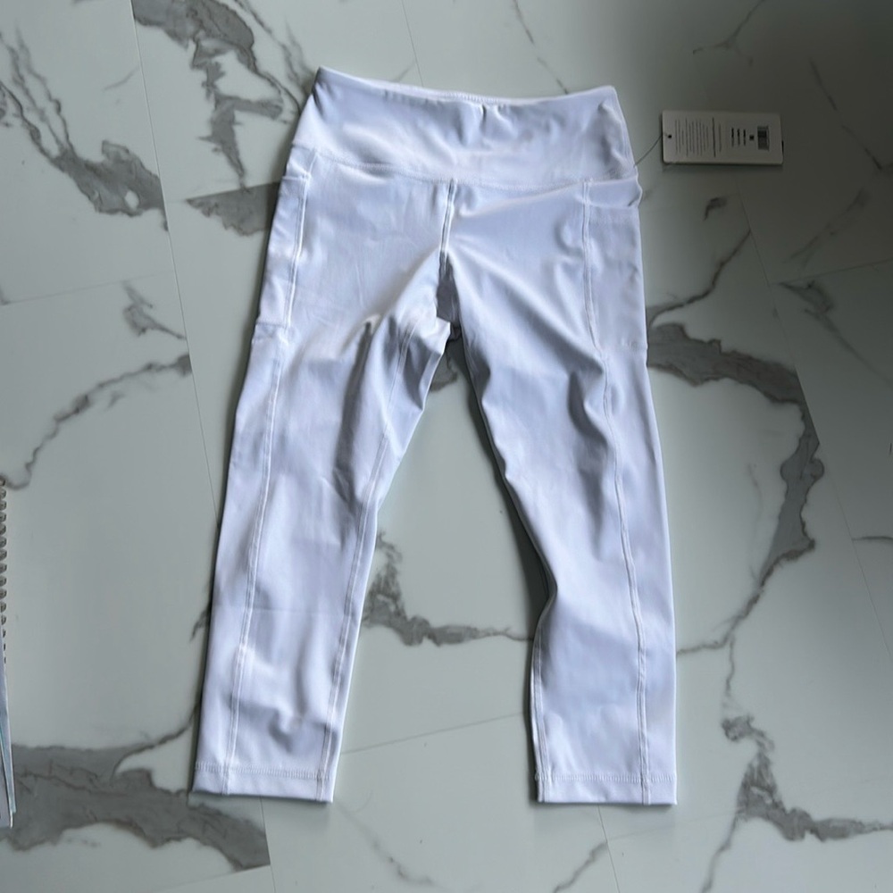 New High Waisted 90Degrees White leggings size Medium Capris
